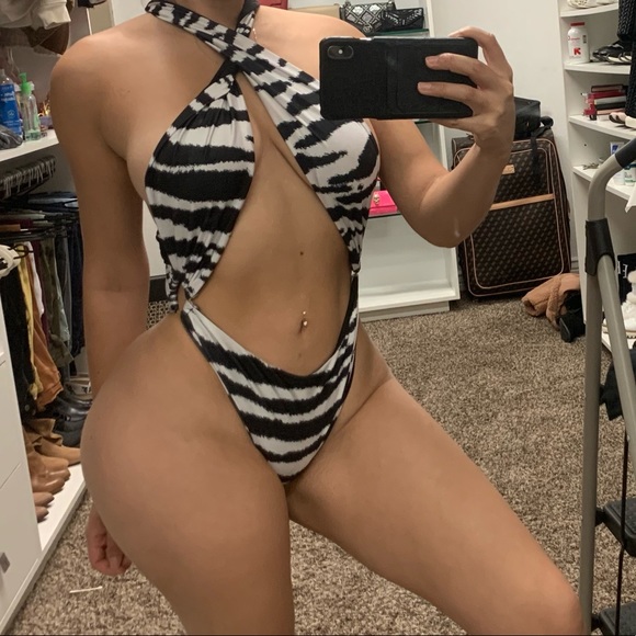 PrettyLittleThing Dresses & Skirts - one piece bikini and Light pink dress